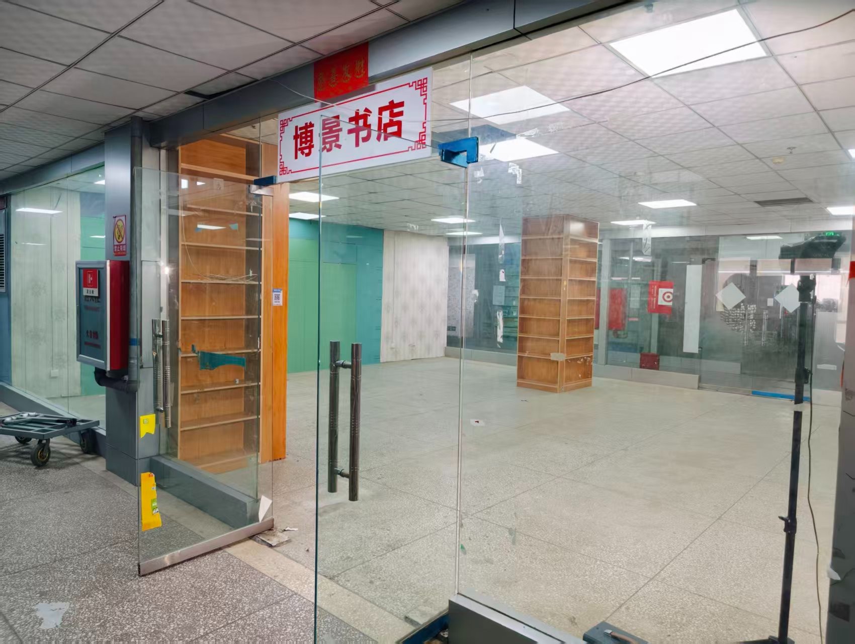 华美立家新丝路建材家居广场商铺AI浪潮已至，优质企业抢先布局